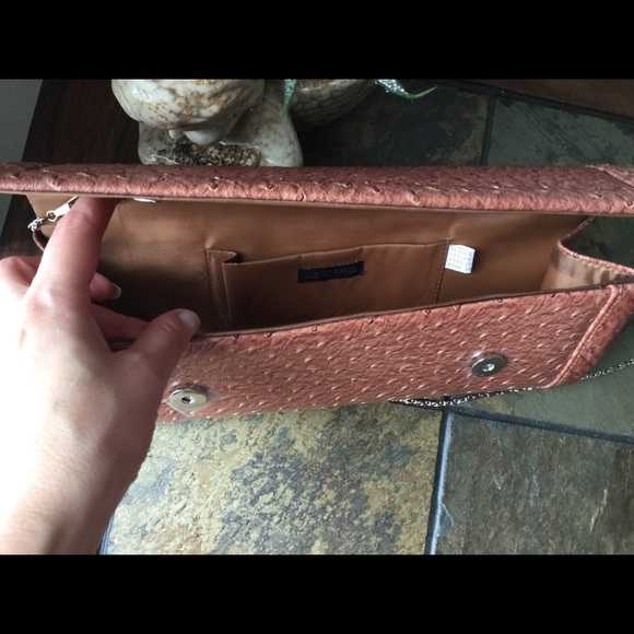 Clutch - Picture 5 of 8